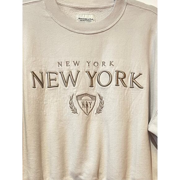 Abercrombie & Fitch tonal embroidery sweater in white Medium - Picture 7 of 7